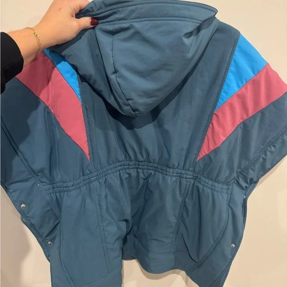 Daily Practice by Anthropologie Puffer Poncho - Picture 5 of 9